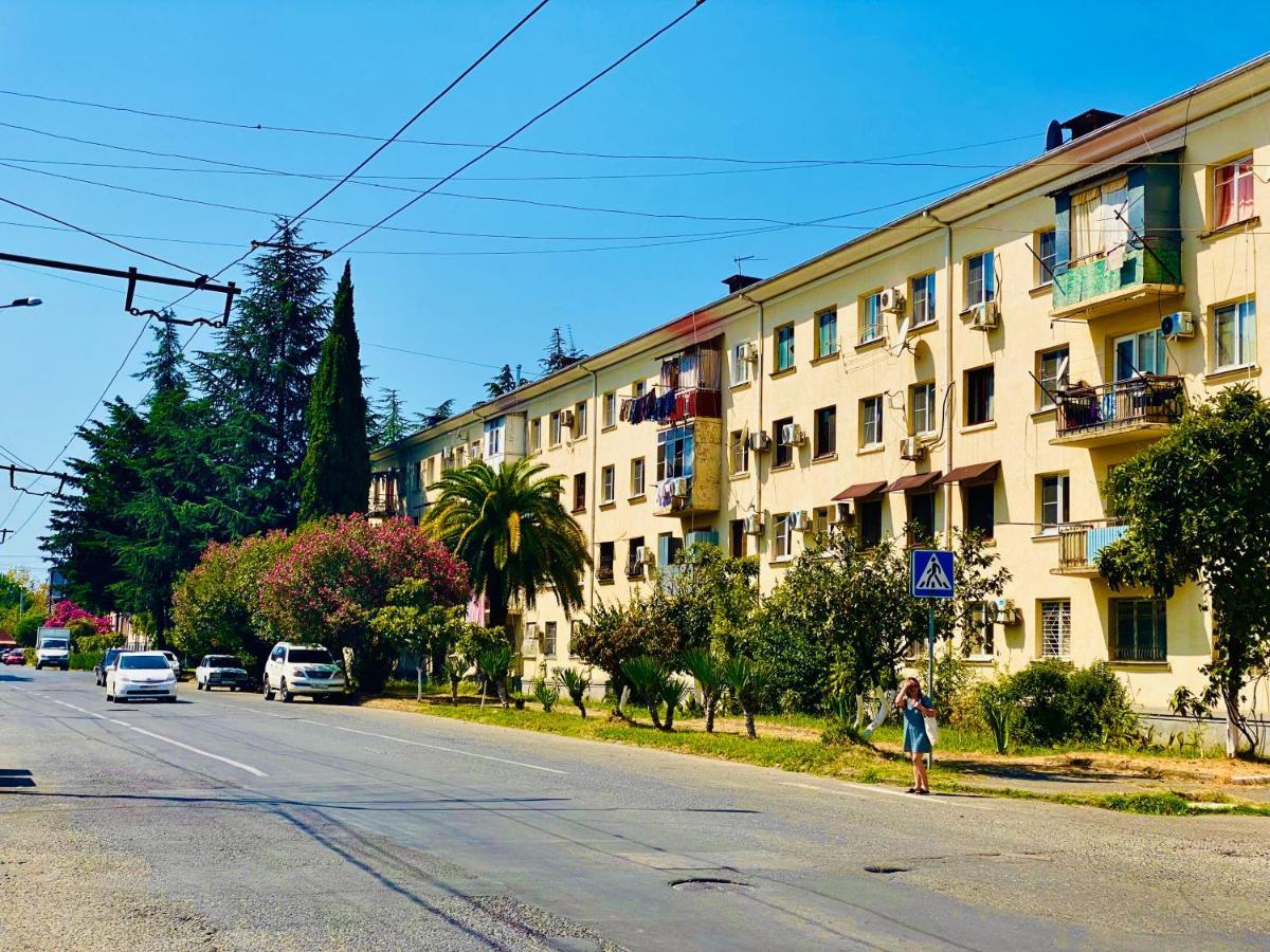Квартира 1-Комнатная - До Моря 2 Мин - В Центре Sukhumi Exterior photo